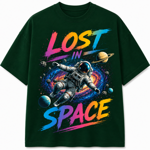 Camiseta negra para hombre con estampado de astronauta Lost Space, manga corta, cuello redondo, corte regular, informal, 100% algodón jersey - Product Image 1