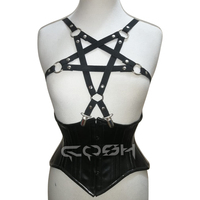 Harnais de poitrine gothique pentagramme avec corset en cuir noir et sangles de corps étoilées audacieuses