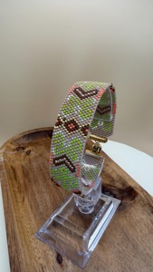 Pulsera de cuentas hecha a mano, diseño de moda, patrón verde, marrón y rosa, regalo de joyería exquisito - Product Image 1