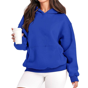 Sweat-shirt à capuche surdimensionné bleu pour femme IBRATEX International, en molleton de coton premium, à manches longues, avec poche kangourou - Product Image 5