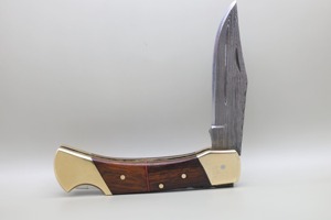 Cuchillo Plegable de Acero de Damasco con Punta Clip y Hoja Recta, Mango de Madera, Acabado en Latón, Hoja Táctica Personalizada para Exteriores - Product Image 5