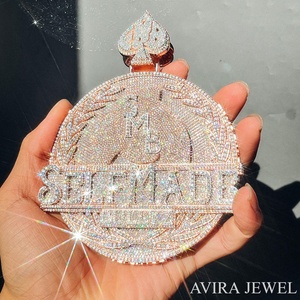 จี้ห้อยคอทรงกลมแบบสั่งทำพิเศษ "SELFMADE" ประดับเพชรโมอิสซาไนต์ VVS ชุบทอง 18K เงินแท้ S925 สไตล์ฮิปฮอป - Product Image 6