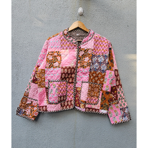 Veste en coton matelassée patchwork faite à la main, réversible, avec poches plaquées, style bohème décontracté pour femme, idéale pour l'automne et l'hiver, cadeau pour elle - Product Image 1