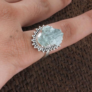 Bague artisanale en argent sterling 925 avec aquamarine à pois, design vintage granulé, pierre précieuse naturelle, bijoux en argent - Product Image 1