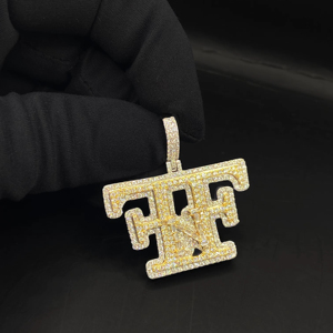 Colgante Personalizado de Aleación con Circonitas Heladas, Estilo Hip Hop Cristiano, Street Hustle Prestige - Product Image 1