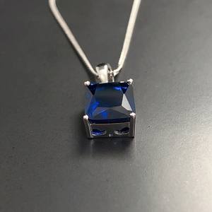 Collar de zafiro rectangular Mia, colgante de plata de ley con piedra de nacimiento de septiembre, regalo de cumpleaños para mujer - Product Image 3