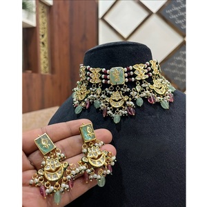 Impresionante Conjunto de Collar y Pendientes de Moissanita y Latón Chapado en Oro Antiguo de Calidad Premium, Colección para Bodas y Fiestas - Product Image 1