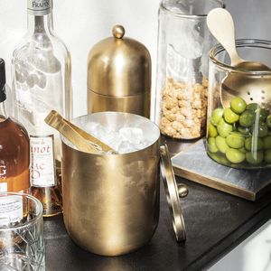 Proveedor de cubos de hielo metálicos económicos que ofrece opciones de venta al por mayor para restaurantes, hoteles, bares y servicios de catering. - Product Image 1