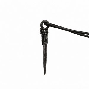 Collier en acier au carbone forgé à la main, pendentif traditionnel fabriqué par un forgeron, design rustique durable, pour bijoux médiévaux d'inspiration viking - Product Image 2