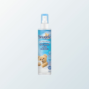 Desodorante textil Snuggle Blue Sparkle Plus para el hogar, 150ml, spray ambientador para bolsas de gimnasio y lavandería - Product Image 1