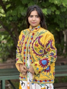 Chaqueta de Otoño para Mujer, Diseño Sujani Amarillo, Tejida a Mano con Bordado Floral de Algodón, para el Mercado Global de Ropa al por Mayor - Product Image 1