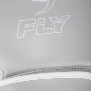 ถุงมือชกมวยหนังวัวแท้ OEM Fly น้ำหนักเบา กันลื่น กันน้ำ พร้อมแถบตีนตุ๊กแก สำหรับฝึกซ้อมกลางแจ้งและการฝึกซ้อมในยิม - Product Image 6