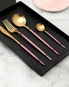 Juego de Cubiertos Metálicos Contemporáneos con Mango de Cerámica, Cuchara, Tenedor y Cuchillo para Servir, Diseñado para una Experiencia de Comedor Elegante y Presentación de Alimentos - Product Image 5