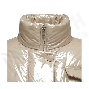 เสื้อแจ็คเก็ตพัฟเฟอร์สีเบจแบบเย็บลาย พร้อมปกตั้ง แขนยาว ปิดด้วยซิป เสื้อโค้ทฤดูหนาวแบบสั้น ผ้าเคลือบ PU - Product Image 4