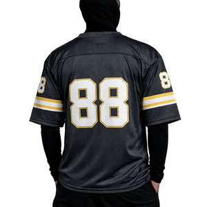 Maillot de football américain respirant entièrement sublimé à manches courtes, coupe oversize, personnalisable avec nom et numéro, par le fabricant - Product Image 3