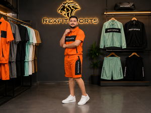 REXFIT SPORTS 2026 Conjunto Deportivo Personalizado para Hombre, Chaqueta con Cremallera Completa y Pantalones Cortos de Nailon Naranja, Ropa Deportiva Personalizada - Product Image 2