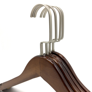 Perchas de madera de color retro personalizadas con logotipo, diseño moderno y duradero, gancho de metal, 44x1.2cm/ 38x1.2cm, multifuncionales - Product Image 4