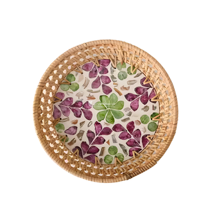 Bandeja de Servir Redonda de Ratán con Base Incrustada de Madreperla (MOP), Bandeja Decorativa Abstracta de Lujo con Mosaico de Conchas Estilo Bohemio - Product Image 2