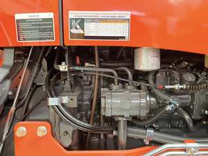 Tractor Agrícola Kubota M6040 Fabricado en Tailandia con Motor Diésel en Venta, Maquinaria Agrícola de Alto Rendimiento y Duradera - Product Image 5