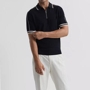 เสื้อผู้ชายขายส่งจากปากีสถาน ผ้าถักลายดิจิตอล ปักโลโก้สไตล์อังกฤษ ระบายอากาศได้ดี แห้งเร็ว แขนสั้น - Product Image 4