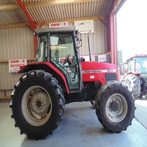 รถแทรกเตอร์ Massey Ferguson 4245 ขับเคลื่อน 4 ล้อ ประสิทธิภาพสูง พร้อมปั๊มเครื่องยนต์ ระบบขับเคลื่อนเกียร์อเนกประสงค์ เหมาะสำหรับการเกษตรขนาดใหญ่ - Product Image 5