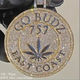 Personalisierter Iced-Out VVS Moissanit-Anhänger aus 925er Silber, Namenskreisanhänger, Marihuana-Blatt-Anhänger, Hip-Hop-Anhänger als Geschenk - Product Image 6