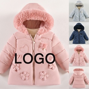 Manteau d'hiver matelassé épais pour filles, brodé de fleurs, avec logo sur le devant, capuche à bordure en fourrure, multicolore, rembourrage 100% coton, taille XS - Product Image 1