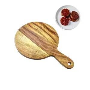 Planche à découper en bois massif fabriquée artisanallement - Product Image 2