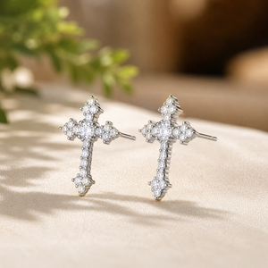 Pendientes de Plata de Ley 925 con Diseño de Cruz de Diamantes Redondos, Joyería de Moda con Moissanita GRA para Unisex - Product Image 1