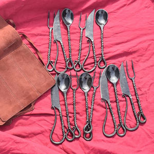 Juego de cubiertos vikingos medievales forjados a mano con bolsa de gamuza Elegancia histórica para su juego de mesa de alta calidad - Product Image 6