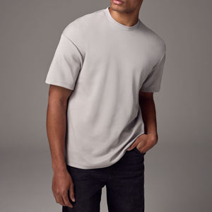 T-shirts de sport personnalisés pour hommes, coupe ajustée, en polyester/coton, respirants, écologiques, à séchage rapide, couleur unie, pour la gym et la mode - Product Image 5