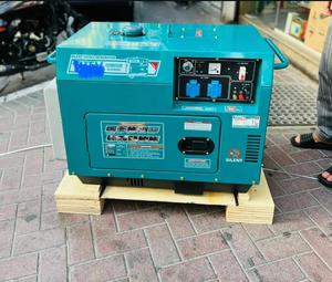 เครื่องกำเนิดไฟฟ้าพลังงานแสงอาทิตย์แบบอินเวอร์เตอร์ 9500 วัตต์ 1800 กิโลวัตต์ชั่วโมง ของแท้จากโรงงาน - Product Image 1