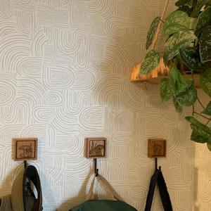 Crochet mural en bois motif champignon avec détails gravés, support décoratif thème nature pour suspendre objets artisanaux, casquettes et serviettes - Product Image 2