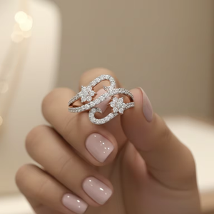 Elegante Anillo de Oro con Doble Flor y Diamantes en Forma de S para Mujer, Joyería para Boda y Aniversario - Product Image 3