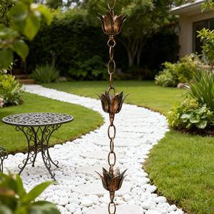 Cadena de lluvia con forma de flor, perfecta para decoración de jardines exteriores con temática floral y como acento decorativo para entradas y caminos, procedente de la India. - Product Image 5