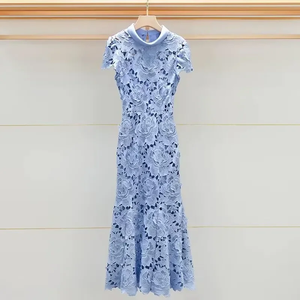 Robe de soirée longue pour femme, bleu clair, en dentelle, col montant, manches courtes, imprimé floral, coupe trompette, élégante et modeste - Product Image 3
