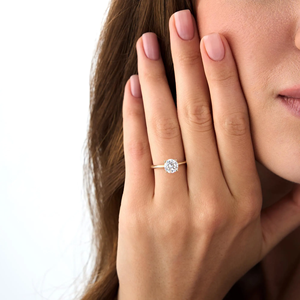 Anillo de Compromiso de Oro Amarillo con Diamante de Corte Brillante Redondo, Joyería Clásica para Mujer - Product Image 6