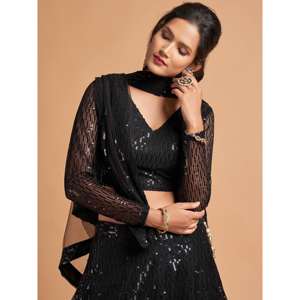 Lehenga choli เสื้อผ้าตาข่ายปักเลื่อมสีดำสุดพิเศษสำหรับปาร์ตี้ - Product Image 2