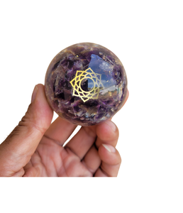 Sphère d'orgonite en gravier de pierres précieuses naturelles de qualité supérieure avec bobine de cuivre pour la guérison Reiki, la méditation et la décoration énergétique en vrac - Product Image 2