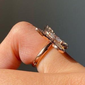 Bague Papillon en Or Massif 10K avec Moissanite VVS Taille Brillant, Centre Pavé, Plaqué Rhodium – Bague Tendance et Spectaculaire, Personnalisable, Vente en Gros, OEM - Product Image 2