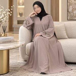 Robe Abaya taupe avec broderie florale sur les manches et col en V ample |   Robe longue musulmane modeste pour les occasions quotidiennes - Product Image 3