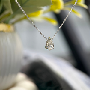 Colgante de Diamante Brillante en Forma de Pera, 1.30 Quilates, E VVS2, Certificado IGI, Oro Blanco de 14K, Joyería Fina - Product Image 1