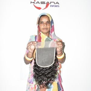 Extensions de cheveux humains 100% naturels indiens non traités, ondulés profonds 7*7, alignés aux cuticules, vente en gros pour fabricants et fournisseurs - Product Image 1