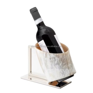 Porte-bouteille de vin en corne de buffle naturelle, écologique, fait main et luxueux - Product Image 1