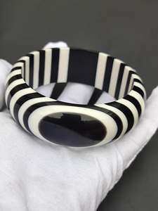 Accesorios de Moda para Niñas Hechos a Mano con Diseño Creativo y Artístico, Ideales para Fiestas, de Universal Overseas - Product Image 5