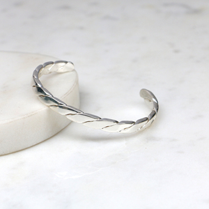 Bracelet manchette torsadé en laiton fait main pour hommes et femmes - Jonc réglable plaqué argent en forme de corde - Bijou minimaliste empilable - Product Image 5