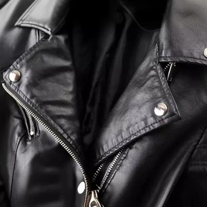 Veste en cuir pour homme à col montant, simple et polyvalente, le cuir confère une sensation haut de gamme, idéale pour le bureau et les tendances actuelles. - Product Image 2