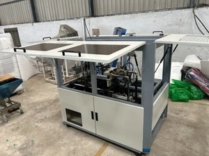 Machine de soufflage de bouteilles PET automatique contrôlée par PLC, 3 cavités, à économie d'énergie pour bouteilles d'eau - Product Image 2