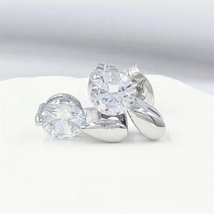 2024 dernières boucles d'oreilles en zircone blanche à la mode Zircon blanc comme matériau en laiton de pierre principale pour la fête - Product Image 3