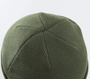 Bonnet tricoté unisexe personnalisé avec logo brodé, 100 % acrylique, chaud, à revers côtelé, pour usage extérieur, pour adultes - Vente en gros - Product Image 4